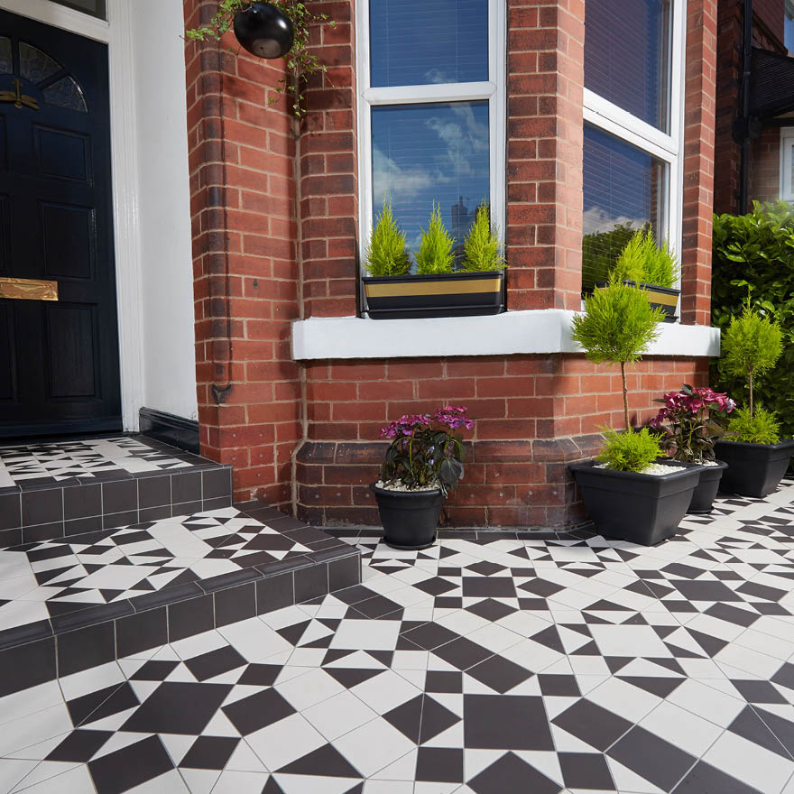 Victorian floor tiles – a Swoon Worthy garden makeover